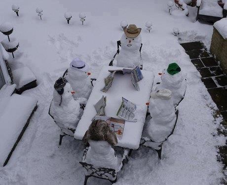 winter-scene-snowmen