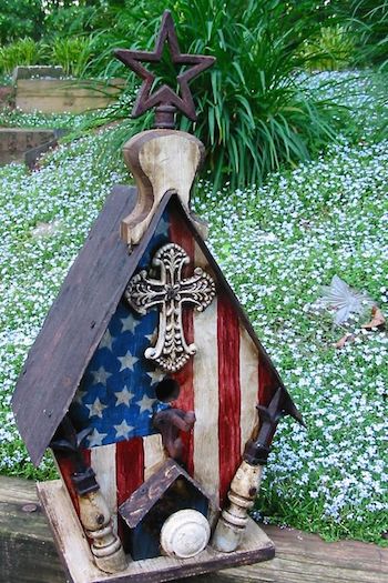 americana-decorative birdhouse