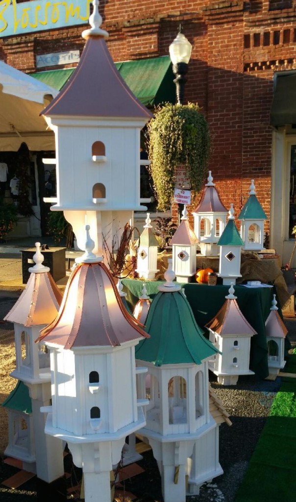 feeders birdhouse