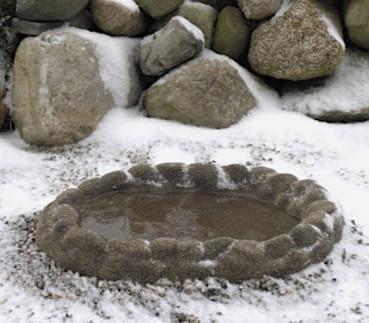 ground bird bath with heater